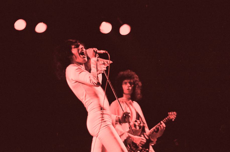 Immagini storiche del celebre concerto dei Queen all&#39;Hammersmith Odeon di Londra, 1975. L&#39;evento per la prima volta al cinema dal 16 al 18 maggio 2016 (Douglas Puddifoot)